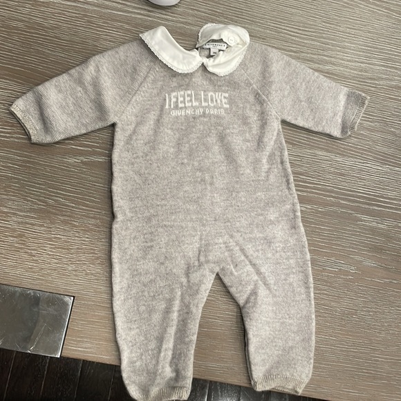 Givenchy - Picture 2 of 2